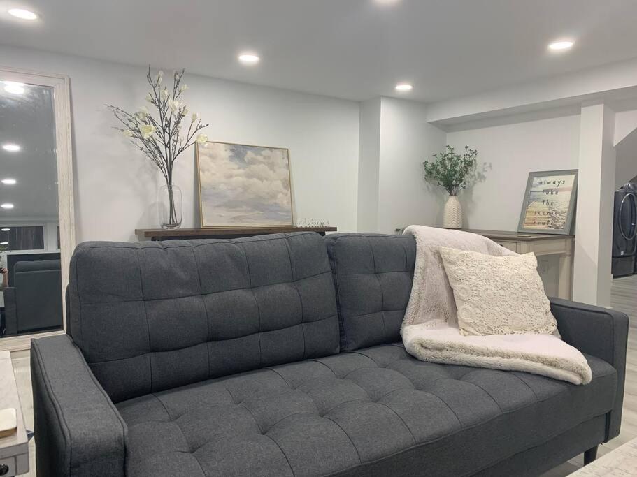 Location In Charming Downtown Ballard! Rare Find! Holiday home