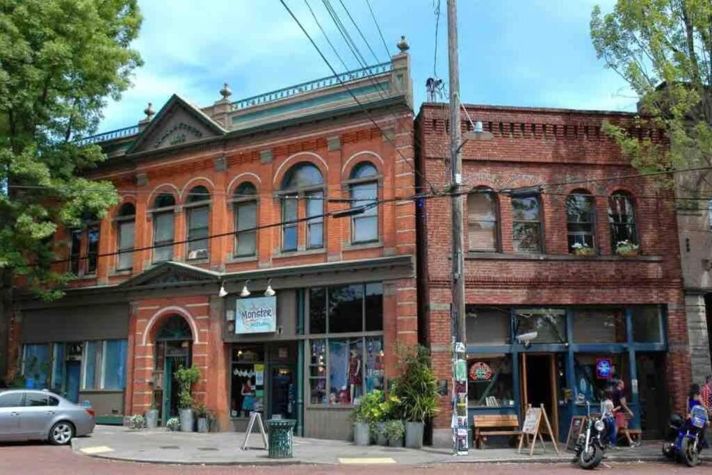Holiday home Location In Charming Downtown Ballard! Rare Find! Seattle
