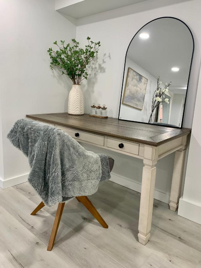 Location In Charming Downtown Ballard! Rare Find! Holiday home