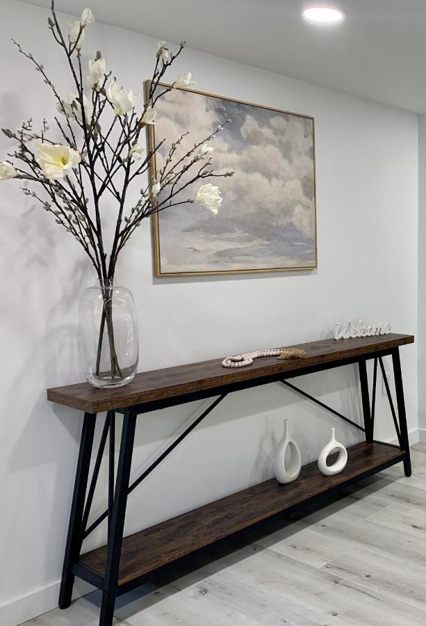 Location In Charming Downtown Ballard! Rare Find! Holiday home