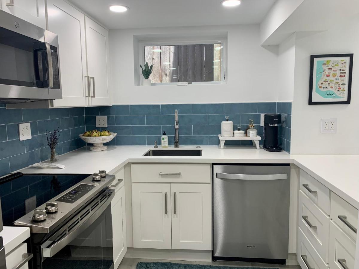 Holiday home Location In Charming Downtown Ballard! Rare Find! *