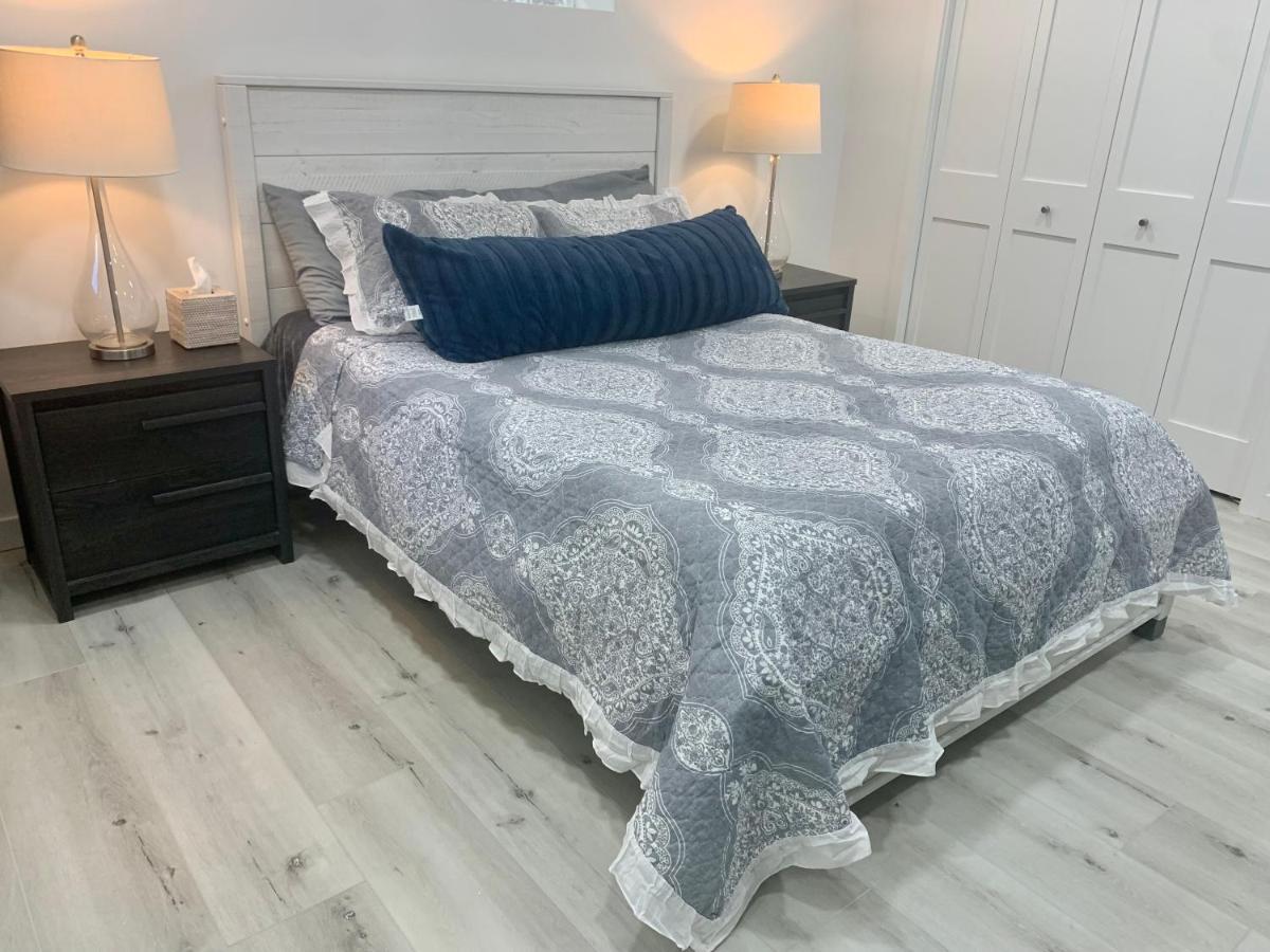Location In Charming Downtown Ballard! Rare Find! Holiday home